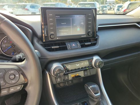 Used 2021 Toyota RAV4 XLE Premium image 25