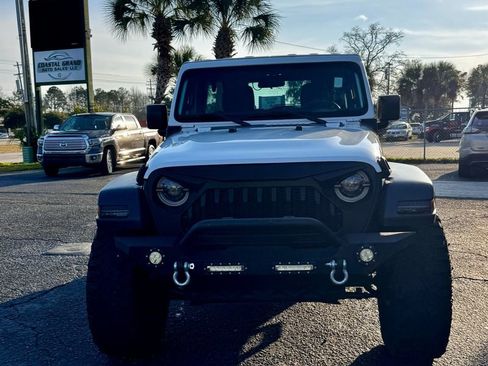 Used 2020 Jeep Wrangler Unlimited Sport image 3