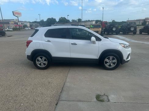 Used 2019 Chevrolet Trax LT w/ LT Convenience Package AWD/4WD image 5