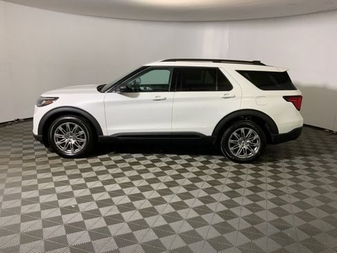 New 2026 Ford Explorer Active w/ Active Comfort Package AWD/4WD image 11