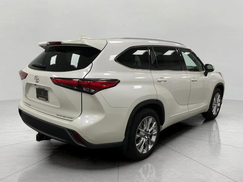 Used 2021 Toyota Highlander Limited image 5