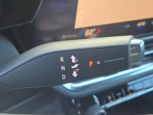 New 2026 Chevrolet Equinox EV LT image 15