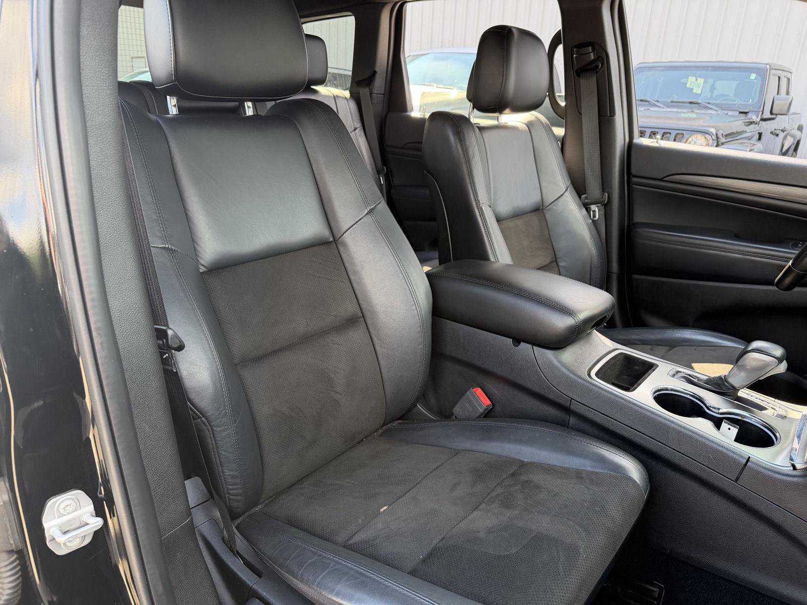Used 2020 Jeep Grand Cherokee Altitude RWD image 22