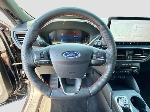 Used 2023 Ford Escape ST-Line w/ Tech Pack #1 AWD/4WD image 13