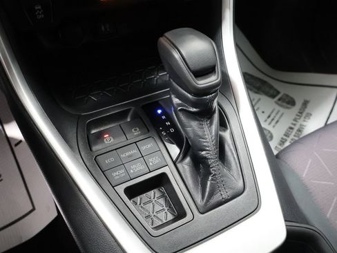 Used 2019 Toyota RAV4 XLE image 31