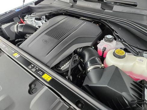 New 2026 Land Rover Range Rover Long Wheelbase SE image 19