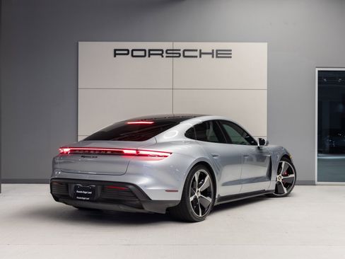 Used 2020 Porsche Taycan 4S image 7