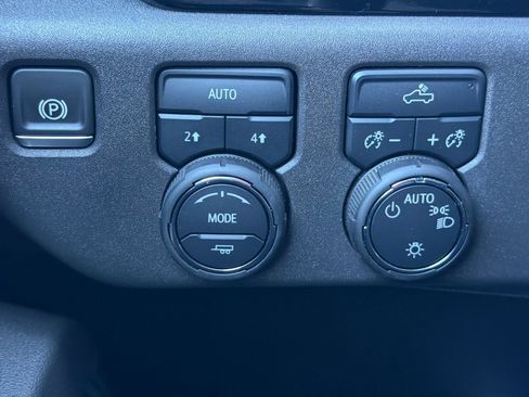 Used 2025 Chevrolet Silverado 1500 LT w/ Protection Package image 34