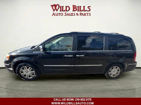Used 2008 Chrysler Town & Country Limited w/ Entertainment Group #3 FWD image 24