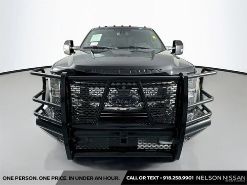 Used 2017 Ford F450 Lariat w/ Lariat Ultimate Package AWD/4WD image 2