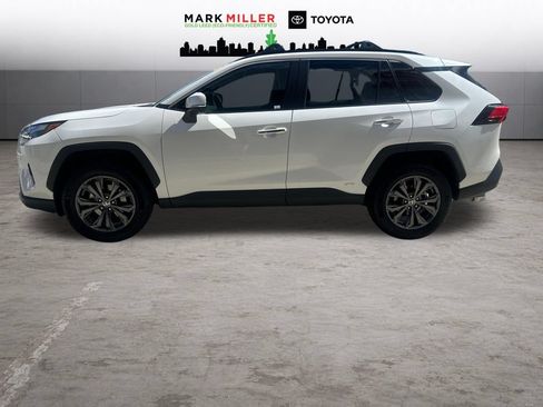 Certified 2022 Toyota RAV4 Limited AWD/4WD image 2