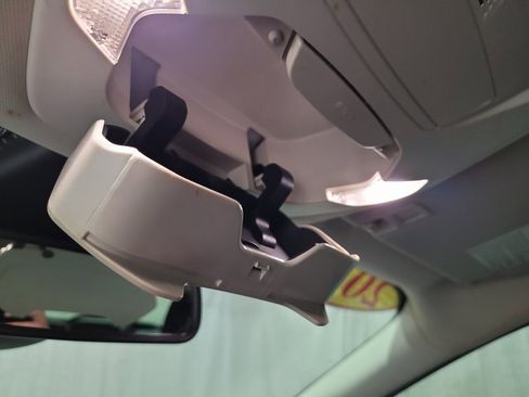 Used 2018 Ford Escape SE w/ Ford Safe & Smart Package image 36