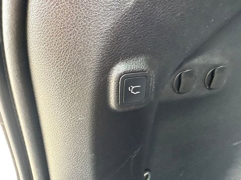 Used 2019 Jeep Cherokee Limited AWD/4WD image 49
