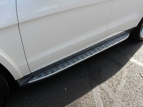 Used 2015 Mercedes-Benz GL 550 4MATIC image 60