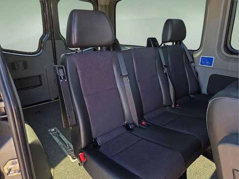 Used 2018 Mercedes-Benz Sprinter 2500 image 9