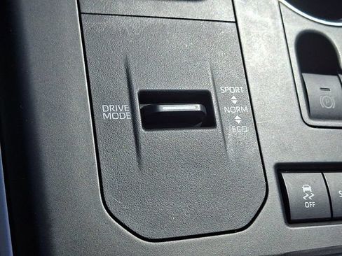 Used 2022 Toyota Highlander XSE FWD image 27