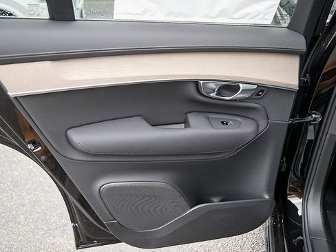 New 2025 Volvo XC90 B6 Core w/ Protection Package Premier image 18