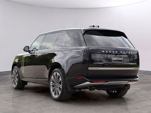 Used 2025 Land Rover Range Rover Long Wheelbase SE AWD/4WD image 5