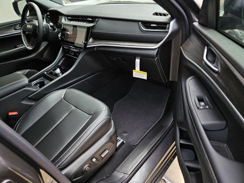 New 2026 Jeep Grand Cherokee L Limited w/ Limited Altitude Package RWD image 7