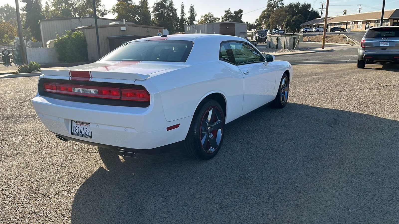 Used 2013 Dodge Challenger SXT RWD image 6