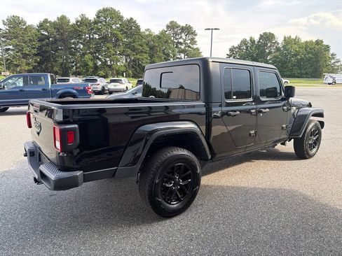 Used 2022 Jeep Gladiator Sport AWD/4WD image 10