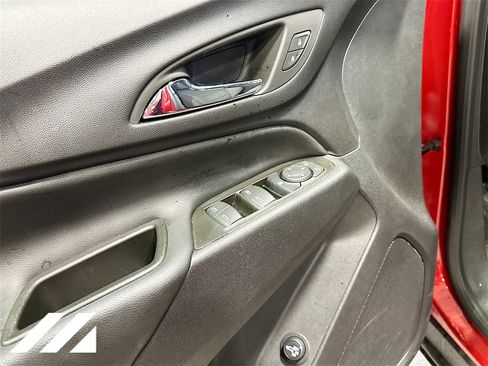 Used 2023 Chevrolet Equinox LT image 19