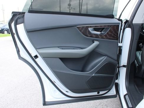 Used 2021 Audi Q8 Prestige AWD/4WD image 29
