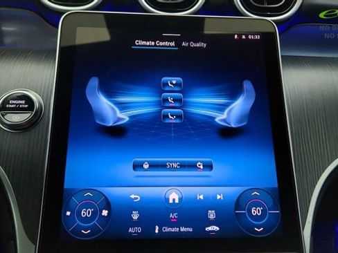 Used 2025 Mercedes-Benz GLC 300 4MATIC image 49