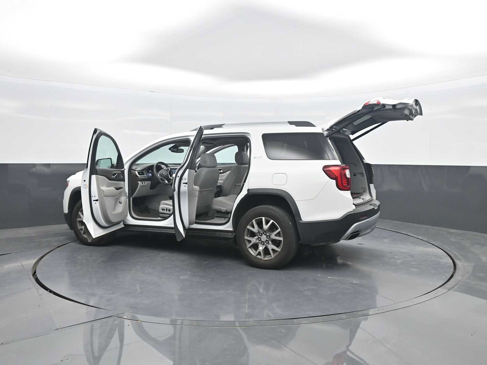 Used 2021 GMC Acadia SLT w/ LPO, Floor Liner Package AWD/4WD image 53