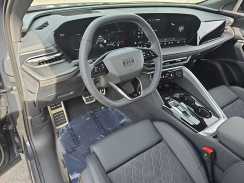 Used 2025 Audi SQ5 Premium Plus image 16