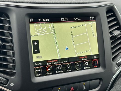 Used 2023 Jeep Cherokee Altitude Lux image 19