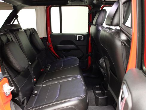 Used 2021 Jeep Wrangler Unlimited Sahara w/ Cold Weather Group image 16