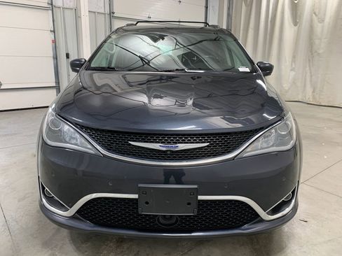 Used 2019 Chrysler Pacifica Touring-L Plus w/ Advanced Safetytec Group FWD image 33