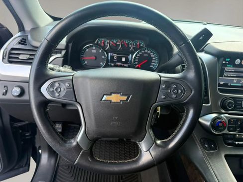 Used 2019 Chevrolet Suburban LT AWD/4WD image 17