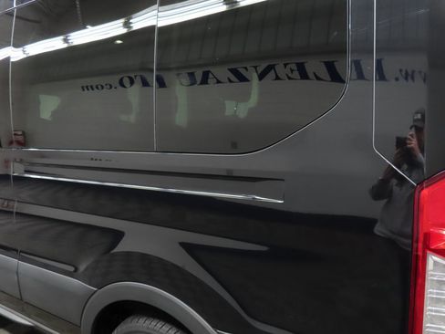 Used 2024 Ford Transit 350 XLT image 39