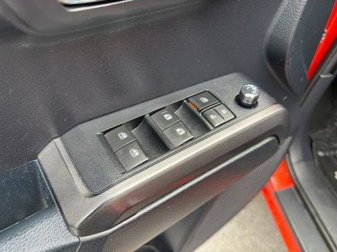 Used 2018 Toyota Tacoma TRD Sport image 33