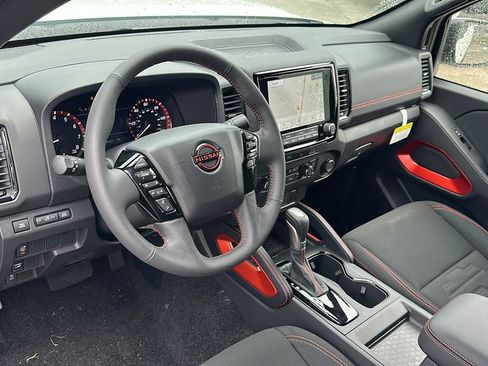 Used 2024 Nissan Frontier Pro-X w/ Technology Package RWD image 12
