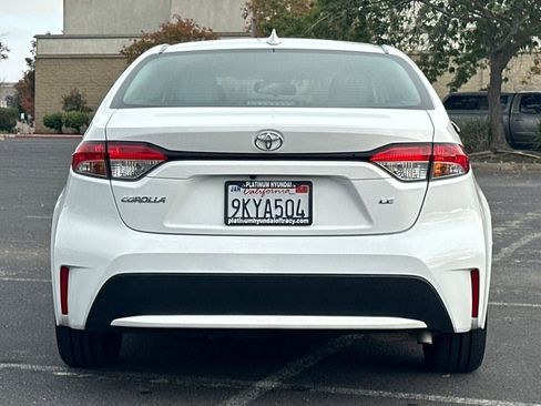 Used 2021 Toyota Corolla LE image 5