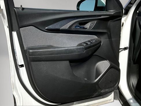 Certified 2023 Chevrolet TrailBlazer LT w/ Convenience Package FWD image 18