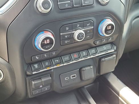 Used 2020 GMC Sierra 2500 AT4 w/ AT4 Premium Package image 22