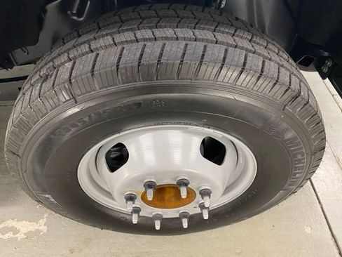 New 2024 Ford F350 XL w/ XL Chrome Package image 5