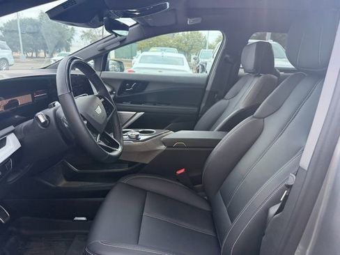 Certified 2025 Cadillac Optiq Luxury 1 w/ LPO, Floor Liner Package image 13