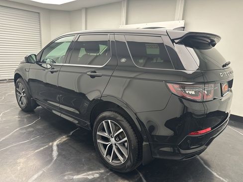 Used 2025 Land Rover Discovery Sport S image 4
