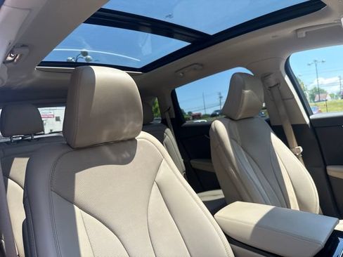 Used 2023 Lincoln Nautilus Reserve AWD/4WD image 17