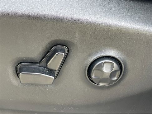 Used 2024 Chrysler Pacifica Touring-L image 24