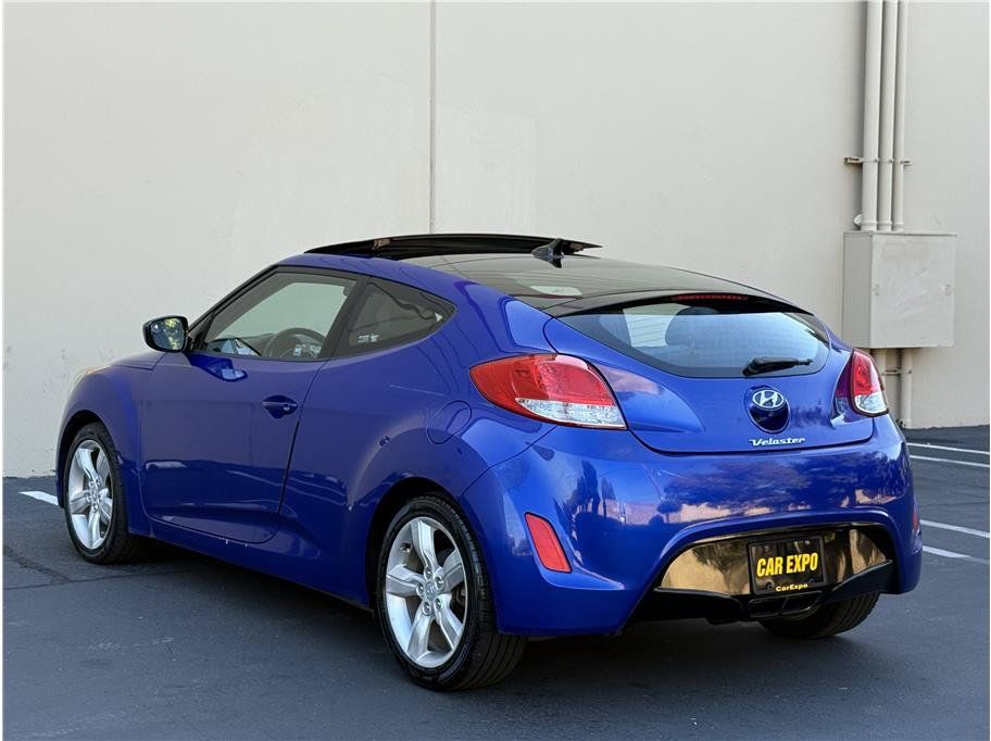 Used 2014 Hyundai Veloster w/ Style Package 02 FWD image 6