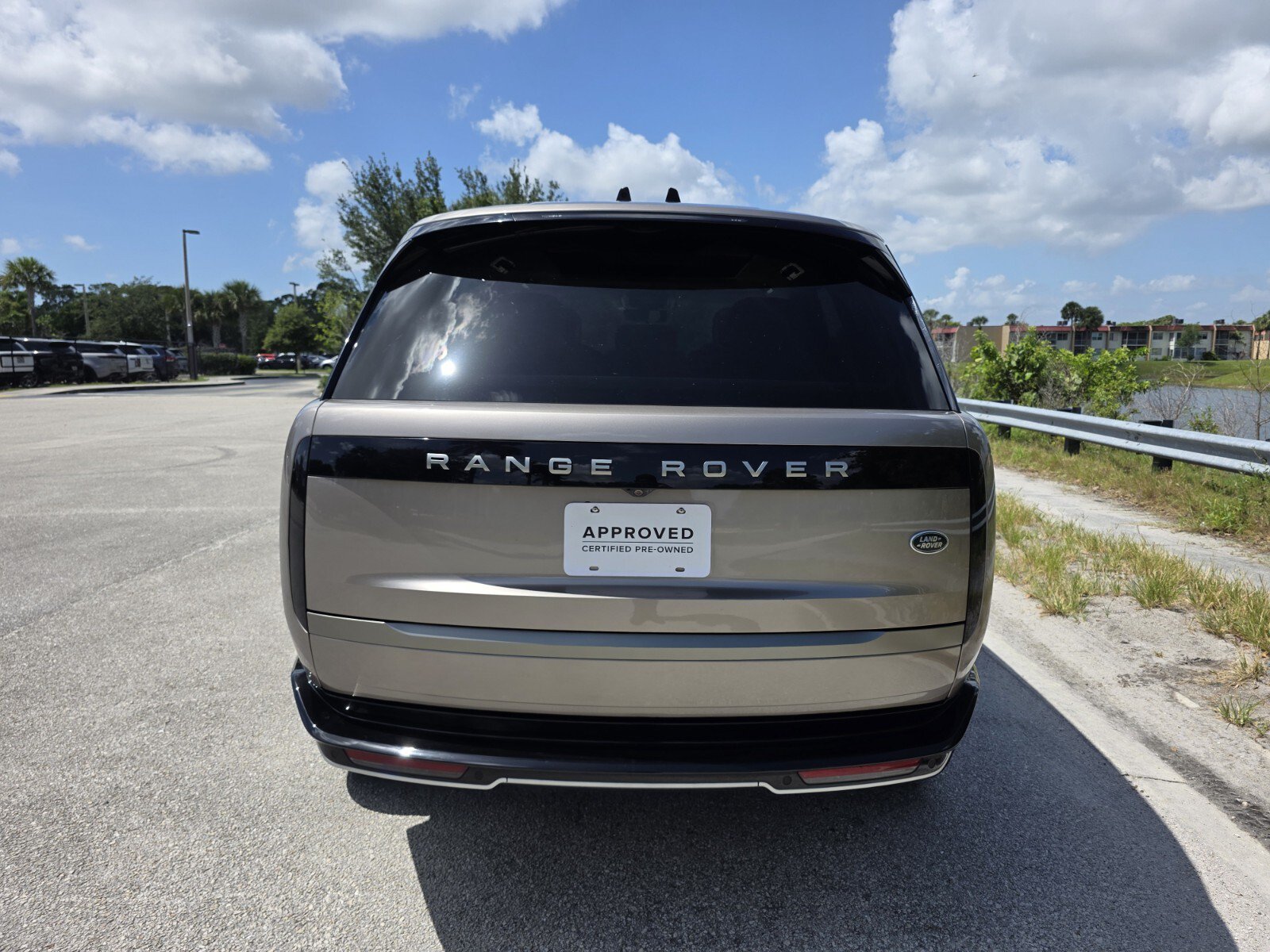 Certified 2023 Land Rover Range Rover SE AWD/4WD image 6