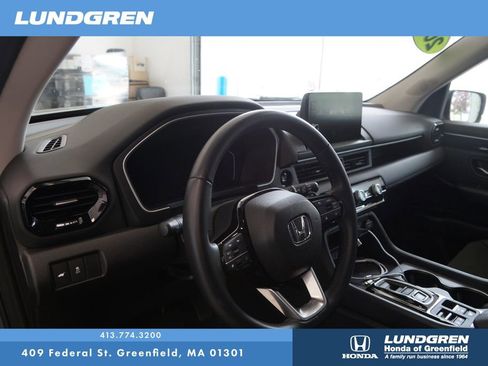 Used 2025 Honda Pilot EX-L image 12