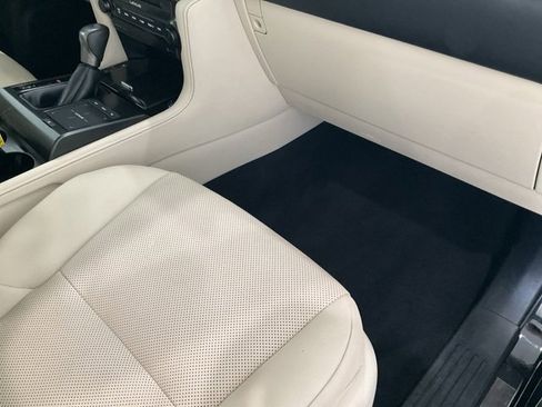 Used 2023 Lexus GX 460 Premium w/ Premium Package image 27