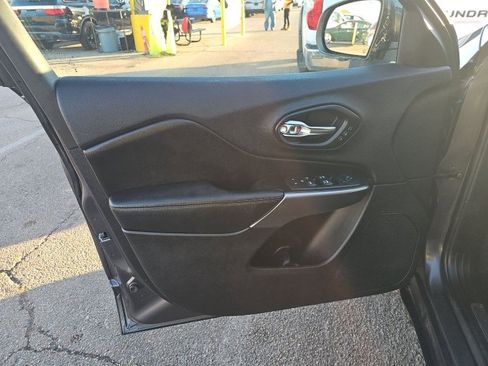 Used 2020 Jeep Cherokee Limited image 14